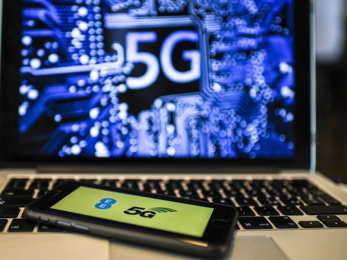 5G 고주파를 사용하기 때문에 신호 파장이 짧고 커버리지가 작아 기지국 밀도는 높여야 한다는 지적이다. 사진=신화통신