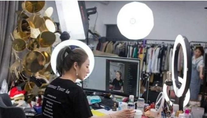 중국 라이브커머스 방송실 내부, 바이두 웨이보 캡쳐.