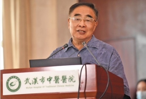 장뽀리 (张伯礼) 텐진중의약 대학 총장.