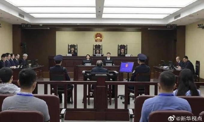 텐진시 중급법원에서 열린 라이샤오민에 대한 형사법정모습. 바이두 쯔보일보사 웨이보 ( 淄博日报社官方帐号.) 캡쳐