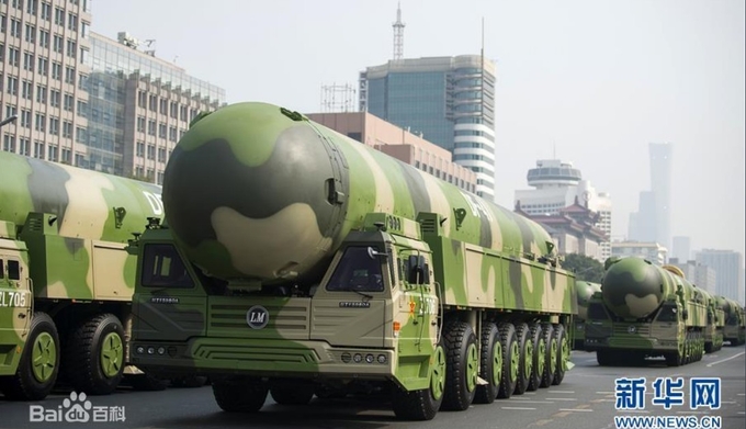 중국 국경절 군사퍼레이드에 등장한 동펑( 东风)DF-41 미사일의 위용. 신화사 바이두 캡쳐.