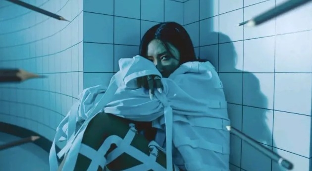 마마무의 화사가 솔로로 데뷔한 마리아의 동영상캡쳐. 