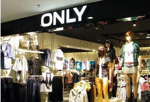 중국 ONLY 여성패션 매장. 바이두웨이보 캡쳐.<br>
