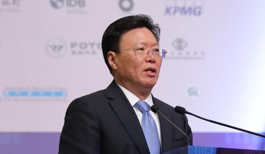 2017년 5월 마카오의 국제경제회의에 참석한 위젠화 신임 중국 국제무역담판 대표. 중국대회건설수주상회 캡쳐.