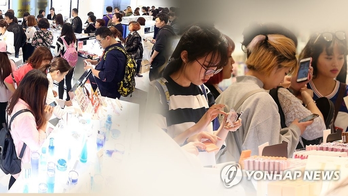 한국산 화장품을 구매하는 중국 소비자들..