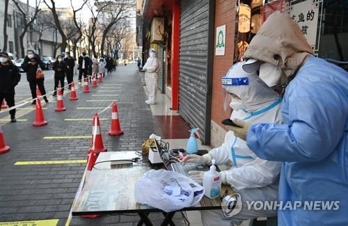 중국 당국은 20차 당 대회 이후에도 고강도 방역을 지속하고 있다. 사진=연합뉴스/한중21 제휴사