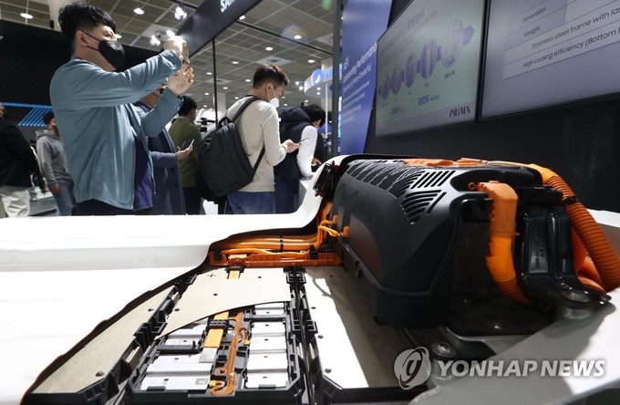 지난 3월 서울 코엑스에서 열린 2차전지 등 배터리 전문 전시 '인터배터리 2022'. 사진=연합뉴스/한중21 제휴사