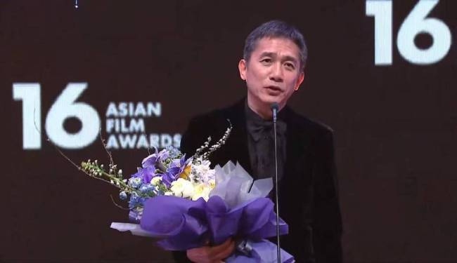 3월 12일 홍콩 배우 량차오웨이(양조위)가 제16회 아시아필름어워즈 남우주연상을 수상했다. 사진=중국 포털 바이두 캡처