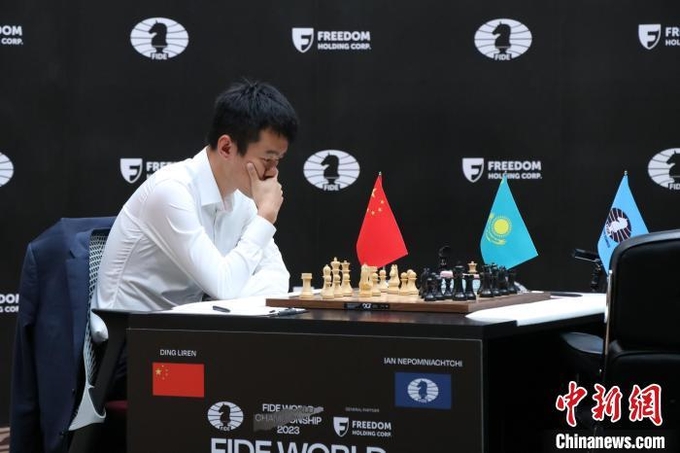 '2023 세계체스연맹(FIDE) 챔피언십 대회'에서 우승한 중국 딩리런. 사진=중국 포털 바이두 캡처