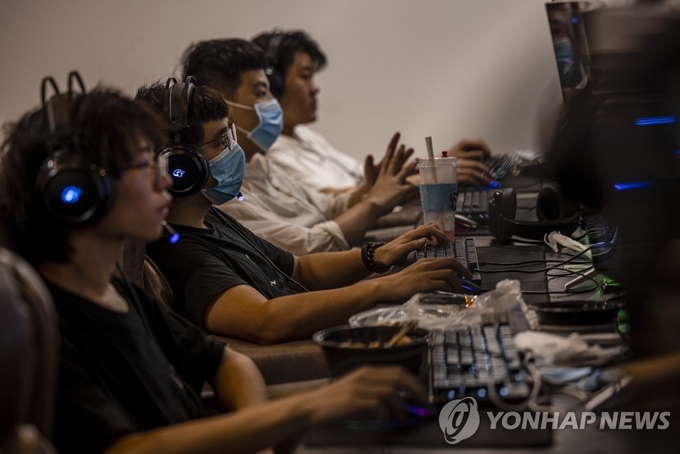 중국 상하이 온라인 게임방. 사진=연합뉴스/한중21 제휴사