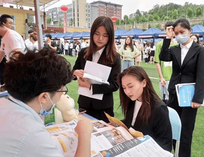 중국의 취업 박람회. 사진=중국 포털 바이두 캡처