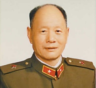 인민지원군 353연대장 황더마오(黃德懋·1919~2013) , 소장(원스타로 최역했다. 바이두웨이보캡쳐.